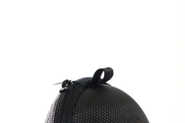 ダイソー イヤホンケース 丸形 ループ