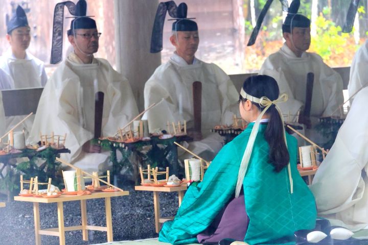 神宮の式年遷宮では、「物忌（ものいみ）」と呼ばれる童男、童女も奉仕員に加わる。