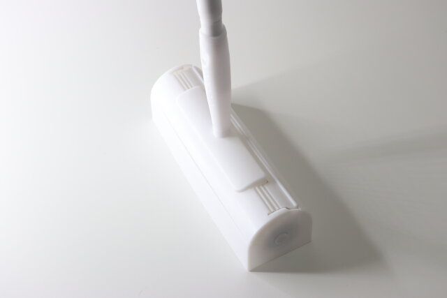 粘着テープクリーナー（ワイドタイプ、伸縮3段式、テープ30周付） ケース