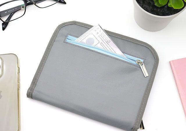 宝島社日本調剤監修お薬手帳ケース背面ポケット