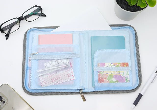 宝島社日本調剤監修お薬手帳ケースコーナーポケット