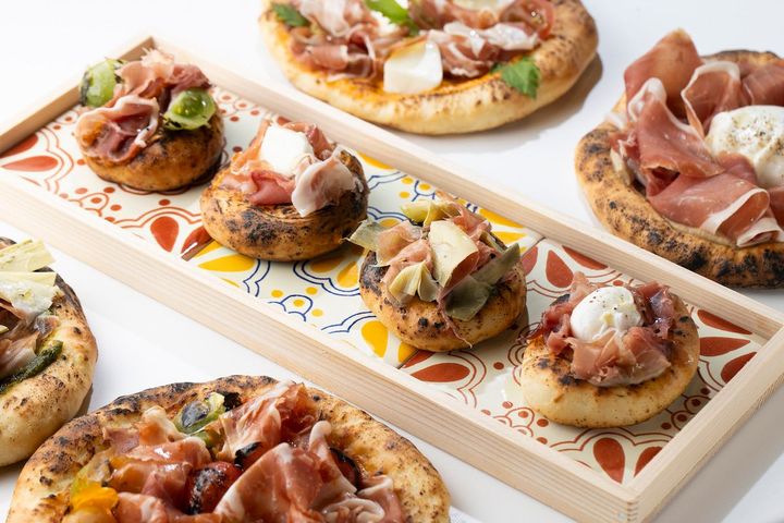 スモーキートマト サルサ コカ ¥1,600 ガスパッチョ＆ブッファラ コカ ¥2,000 アーティチョーク＆紫蘇バジルペースト コカ ¥1,800 トリュフ＆ポーチドエッグ コカ ¥2,200（※ランチはサラダ付き）