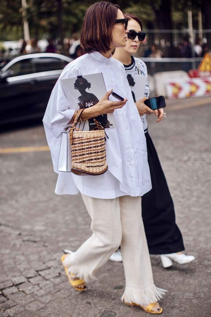 画像: ラフィア素材が夏気分を高めるオフィスルック♡