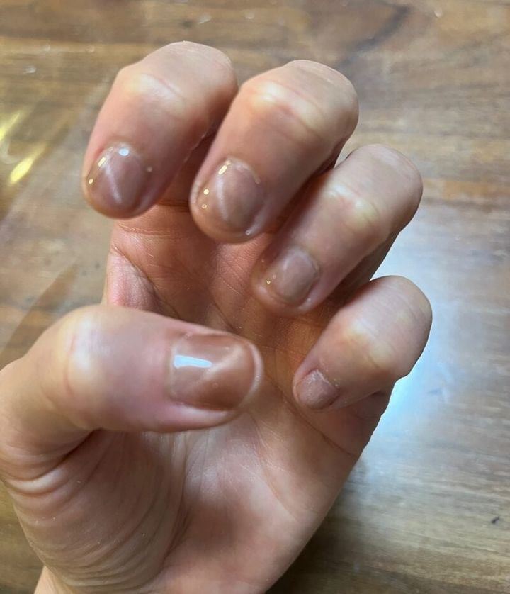 GLOW読者モデル・池田愛未さんのブラウン系セルフネイル