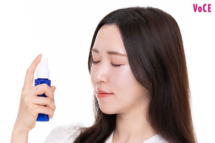 【日焼け止めの正しい塗り直し方】メイクの上から手軽に直せるコツとおすすめコスメ⚫15選