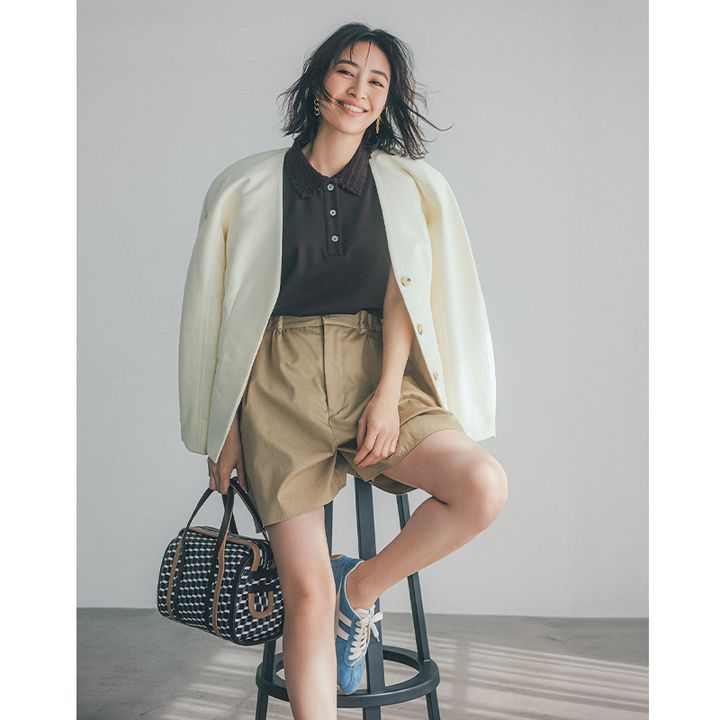 エブールのポロシャツを着たコーデ