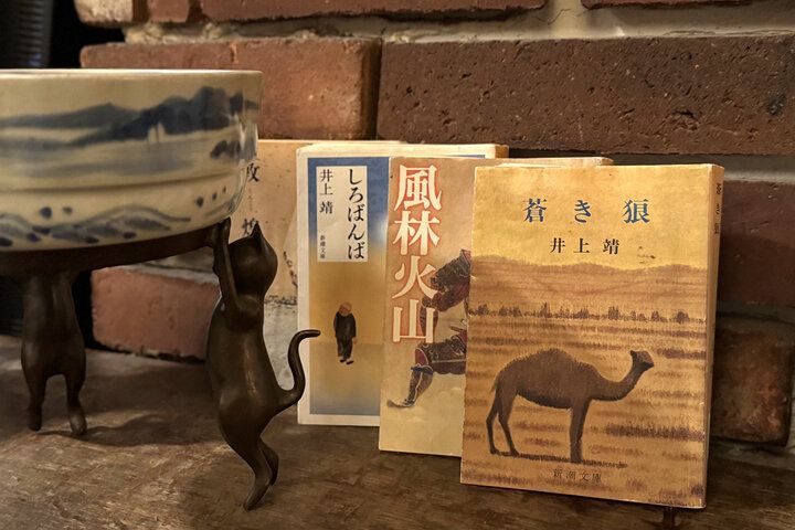 レトロ喫茶で味わう本格ネルドリップでくつろぎの珈琲時間を。四ツ谷「かふぇ ぺしゃわーる」