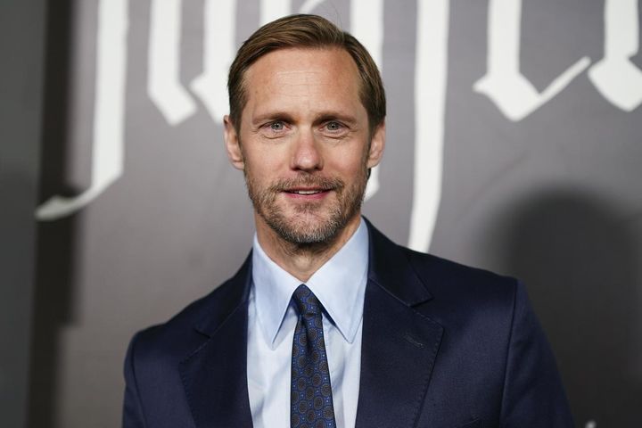 画像1: アレクサンダー・スカルスガルドは誰のブリーフを借りていた？