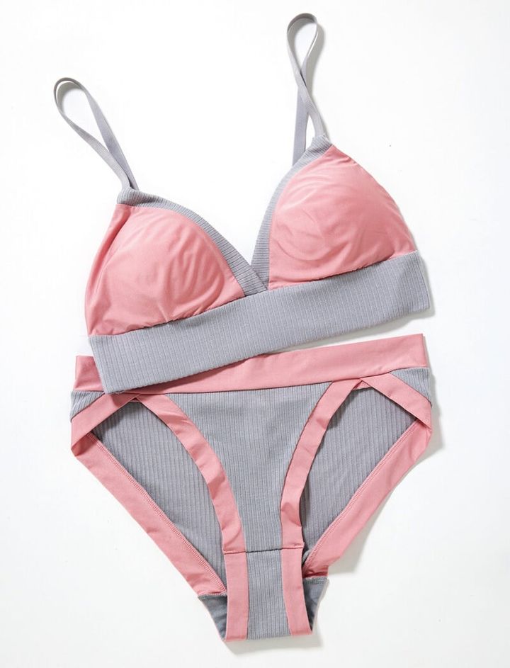 スロギー エス バイスロギー サンデーズ ブラレット￥4,950、ショーツ￥2,530／ともにトリンプ