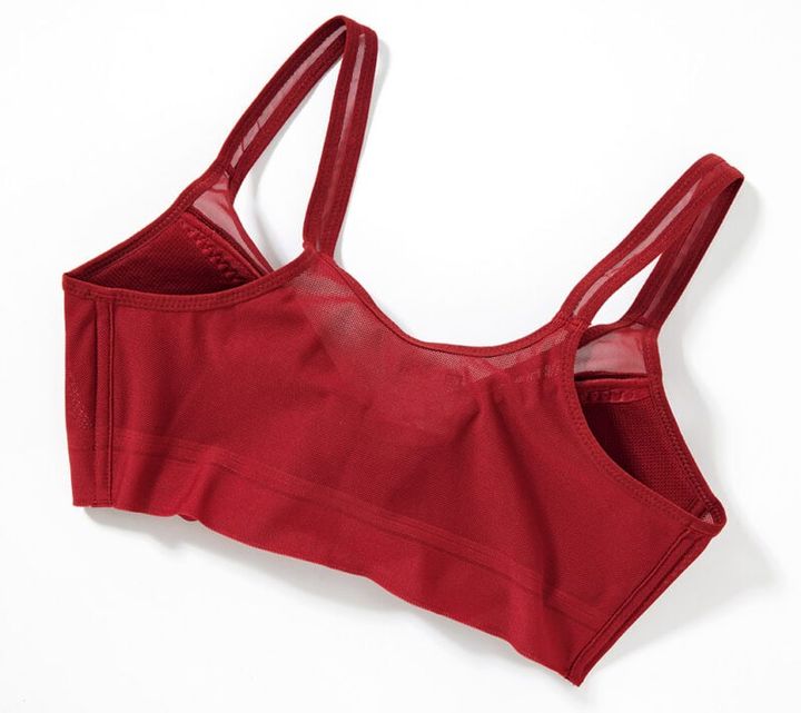 B.V.D.涼ブラ 涼ブラ ハーフトップブラ￥2,860、スタンダードショーツ￥1,980／ともに富士紡ホールディングス