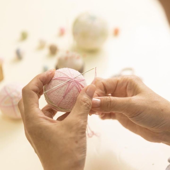 温暖な気候が育んだ木綿を使って、地域の女性が受け継ぐ手仕事。