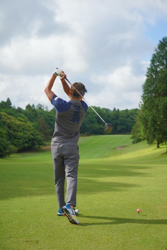 スイングを美しくするコツは？初心者が意識するのはアドレスとフィニッシュだけ