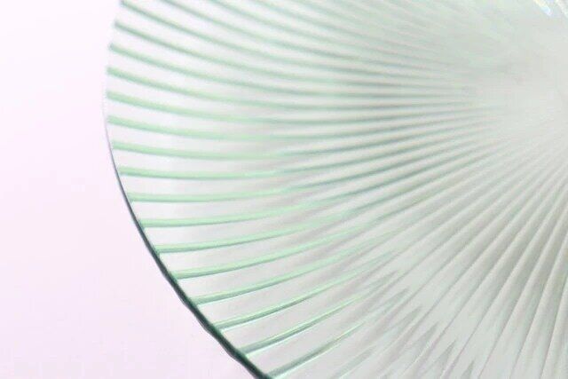 ダイソーのポリスチレンデザイン皿のグリーン