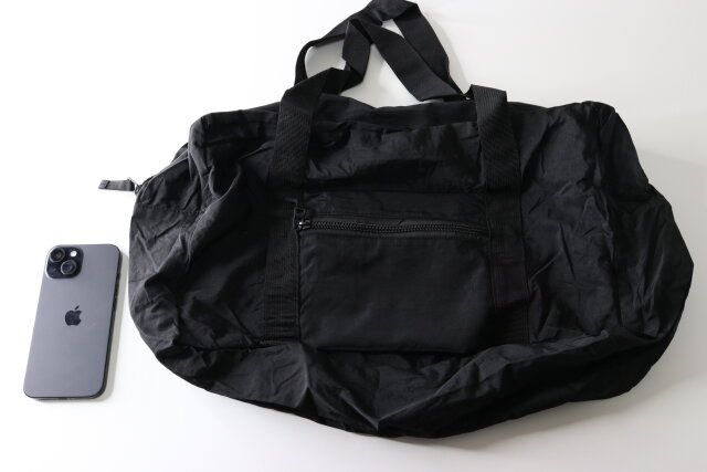 ソフトナイロン折りたたみ収納ボストンバッグ（BK） サイズ感
