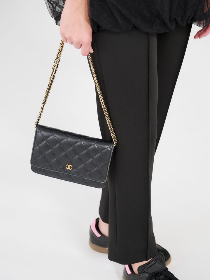 クラウドチームVERY濱野かやの春のジレコーデのバッグはシャネル