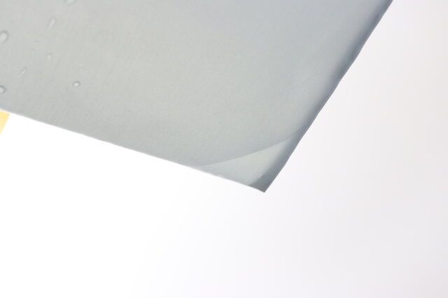 セリア はっ水ポーチ 32×24cm 水が溜まる