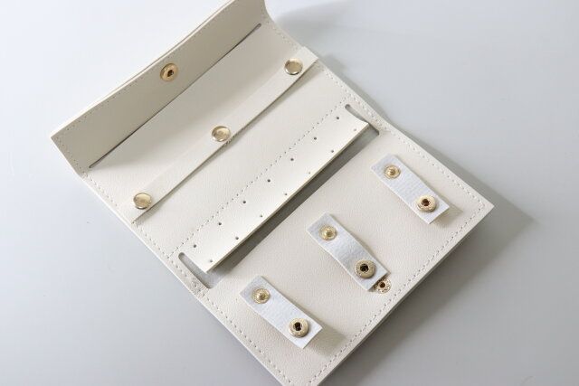 ダイソーの大容量なジュエリーケース