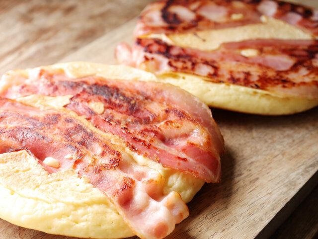 これを2枚作り、焼けたらお皿に盛っておく。