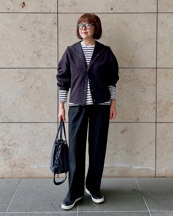 Uniqlo Uのブラックの「ドライスウェットカーディガン」×タックワイドパンツ