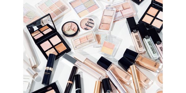 たくさんのコスメ