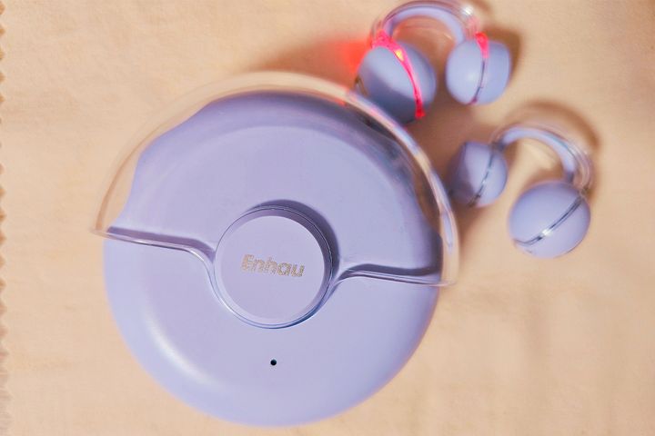 耳を塞がないタイプのイヤホン。激安で購入