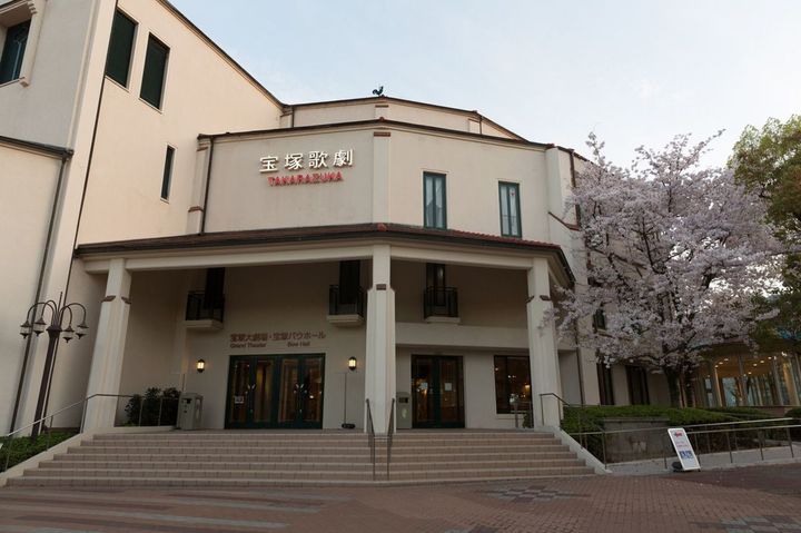 兵庫県の宝塚劇場