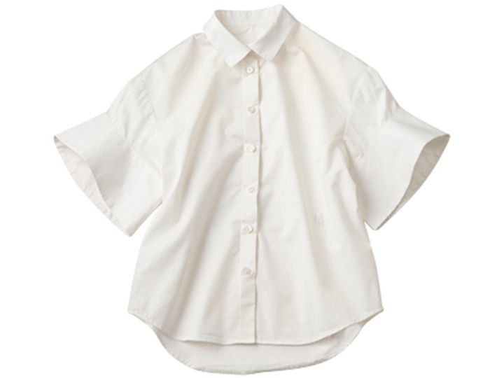 フレアの半袖白ブラウス