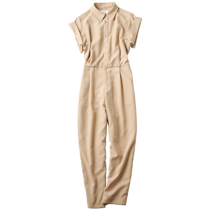 FORMEのベージュのジャンプスーツ