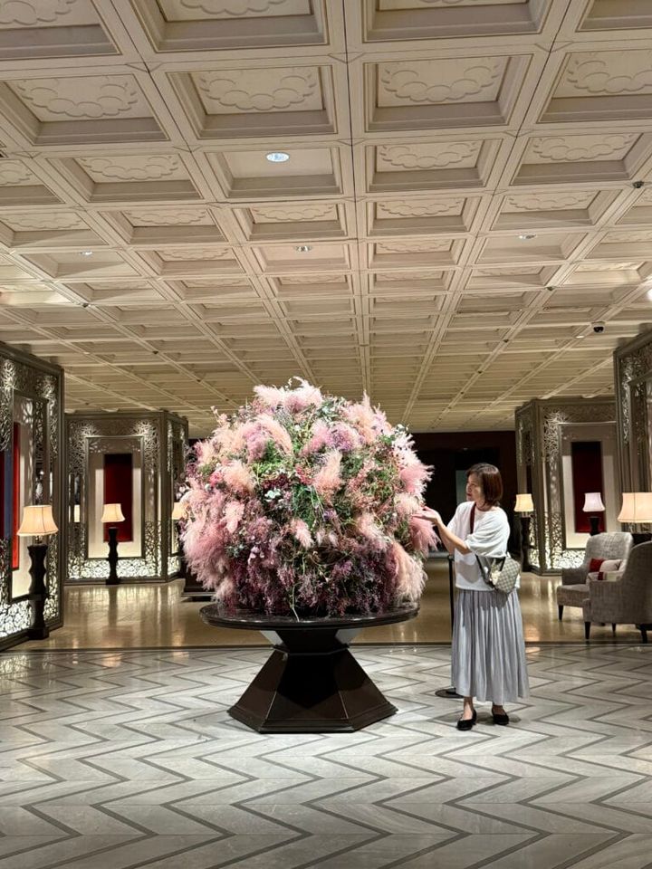 スモーキーなカラーが美しいサステナブルフラワー