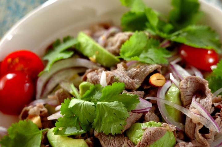 牛しゃぶとアボカドのアジアン風