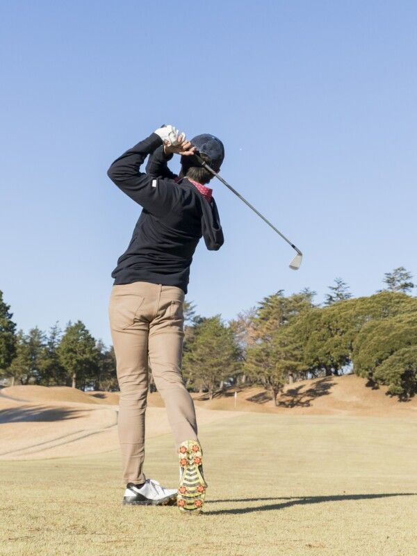 どっちのフィニッシュが正解？ライン出しショットの打ち方を解説