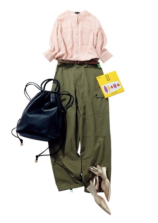 脚長効果も狙えるパンツ休日コーデ