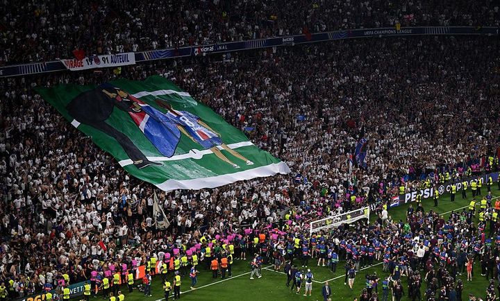 世界的強豪チーム、悲願の欧州制覇達成！監督は骨肉腫で9歳で死去した愛娘に捧げる