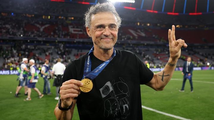 世界的強豪チーム、悲願の欧州制覇達成！監督は骨肉腫で9歳で死去した愛娘に捧げる