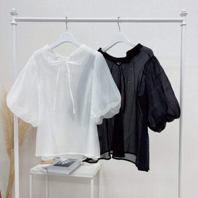 しまむらの袖ボリュームシアーブラウス