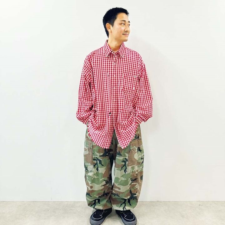 【SNAP】パンツの裾を絞り、足元のボリュームを強調！ 片岡佑太さん