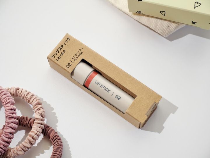 画像: 【無印良品】「リップスティック 02ピンクベージュ」2.5g ¥890（税込）
