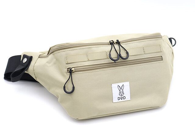宝島社付録のDODの多機能ボディバッグベージュ1