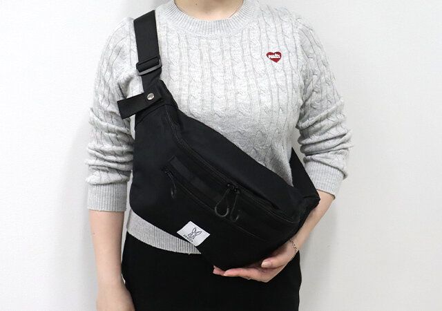 宝島社付録のDODの多機能ボディバッグブラック2