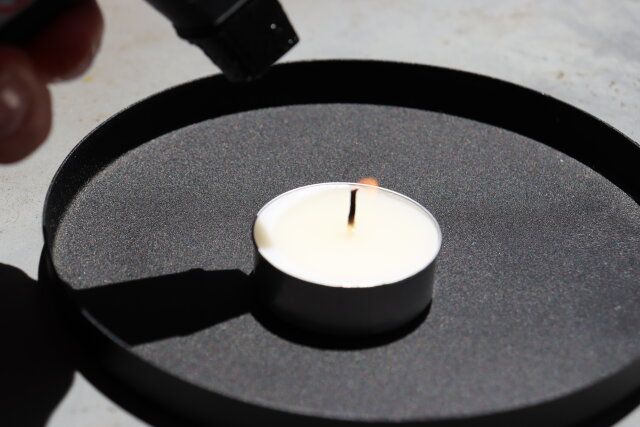 セリアの虫よけティーライトキャンドルは蚊取り線香よりも煙が少ない