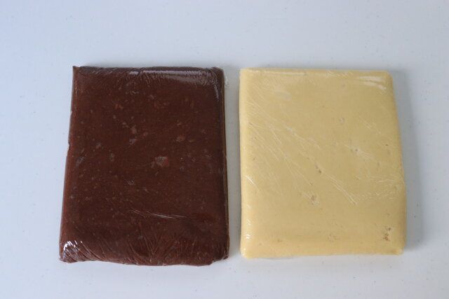 2種類のクッキー生地