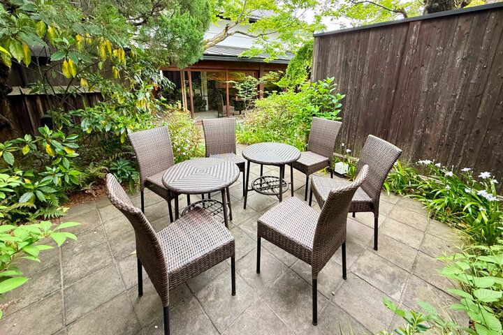 多彩なシロップをかけ比べ♪ 約170年の時を刻むレトロな蔵で特別なかき氷を／東京「甘味茶房 見世蔵久森」