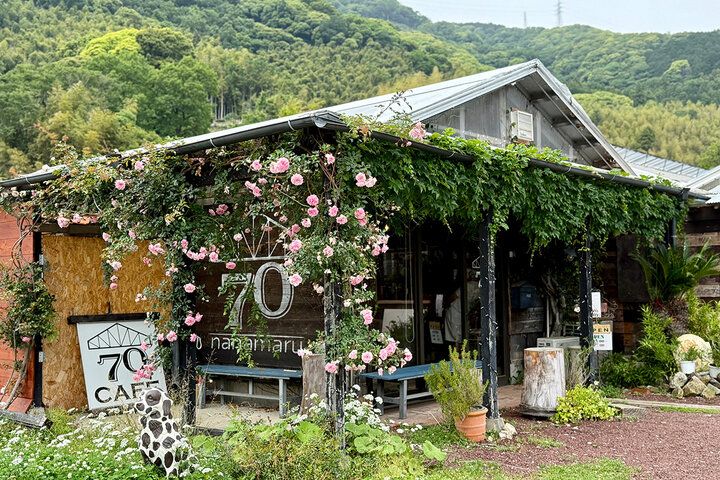 心ときめく薔薇尽くしのティータイム♪ 自家製バラを味わう伊豆ばら園併設のカフェ「70 nanamaru cafe」