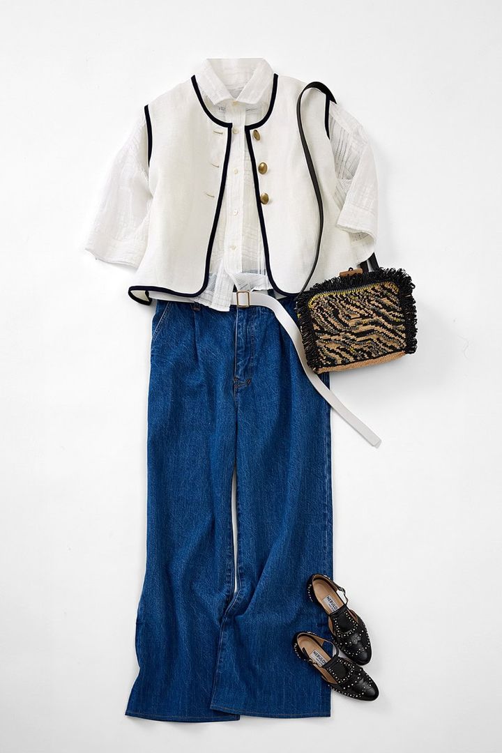 ワイドデニムはショートジレで脚長さんに