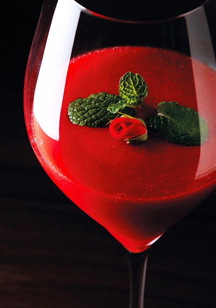 銀座『Calma』の「あまおうのウォッカマティーニ」