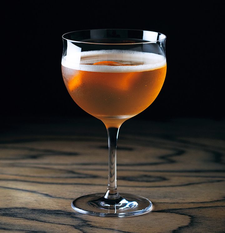 世田谷代田『Quarter Room』のセザンヌ「りんごとオレンジ」╳アビエーション