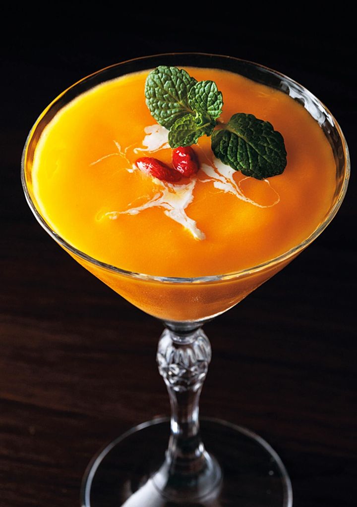 銀座『Calma』の「マンゴープリンカクテル」