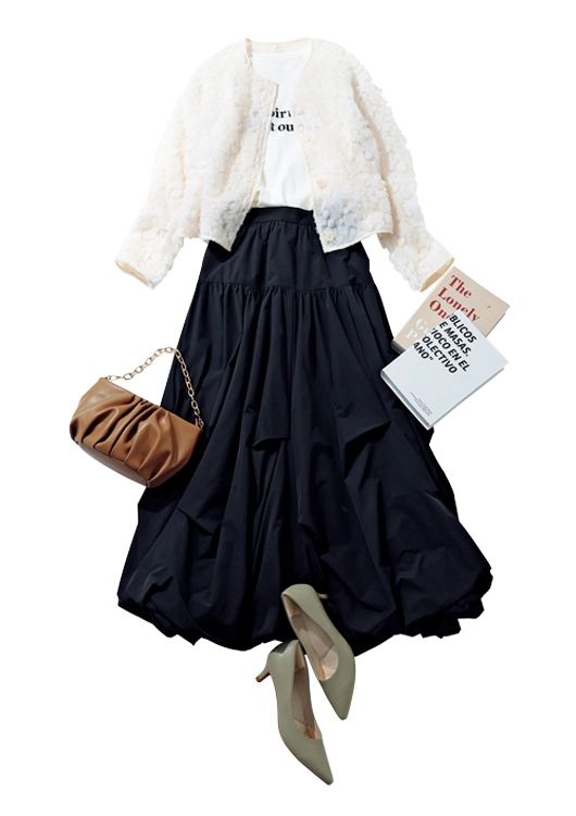 モノトーンで上品な通勤コーデ