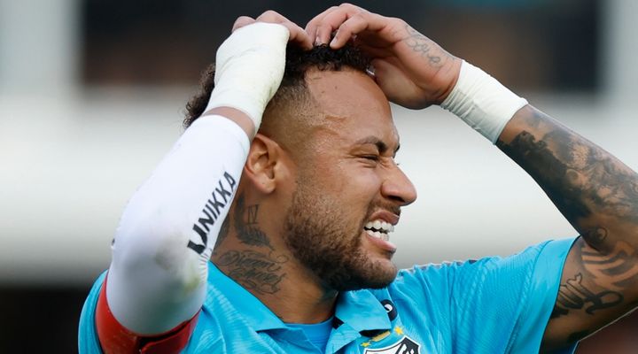 「許してくれ」33歳ネイマール、なんと手でゴールして退場になり謝罪…これでお別れの可能性も