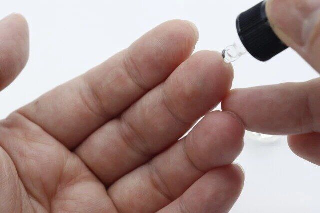 ダイソーのスポイト付ボトル（2mL、3本）3